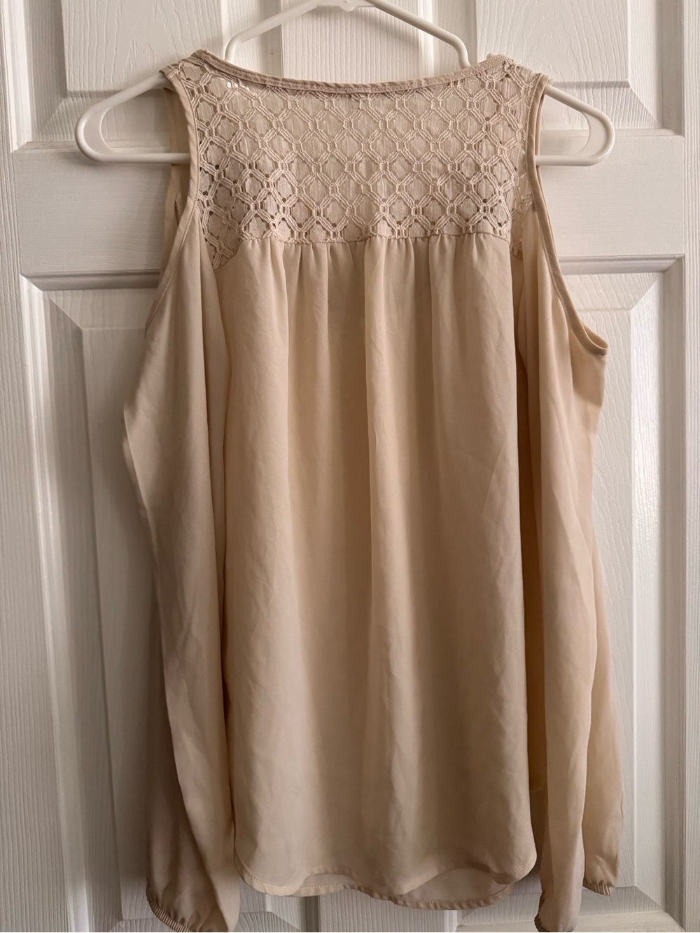 Cold-Shoulder Lace Yoke Blouse — Cream. Size:Small - Picture 4 of 7